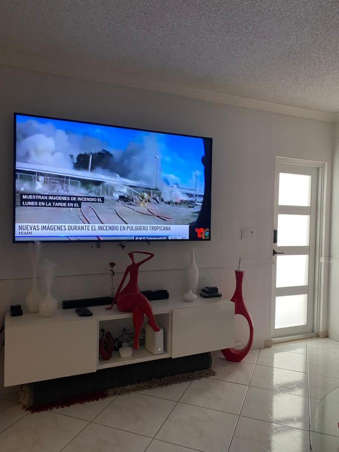 Апартаменты Beautiful House 7 Min From Miami Airport W Free Parking Экстерьер фото